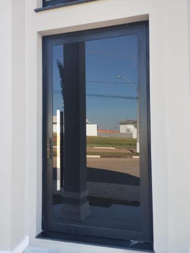 Portas Pivotantes